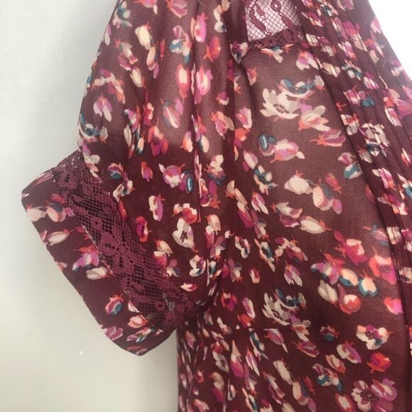 American Eagle Outfitters Floral blouse Size Medium - Picture 4 of 9